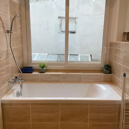 Spacieux-centre Ville-moulins-le Pal 20min アパート ムーラン